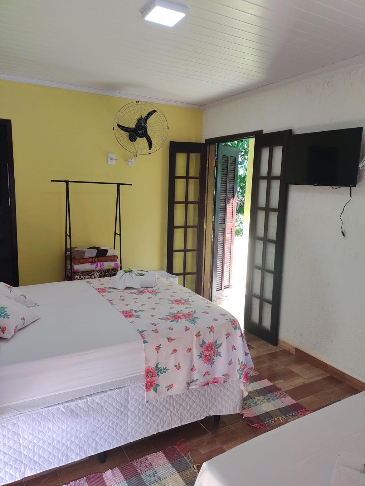 Cantinho Do Vale Bed & Breakfast *