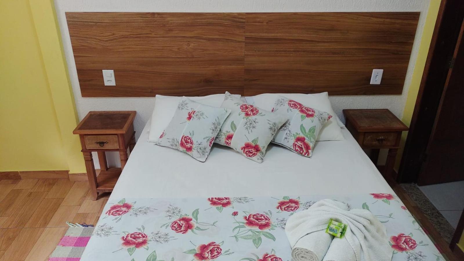 Cantinho Do Vale Bed & Breakfast